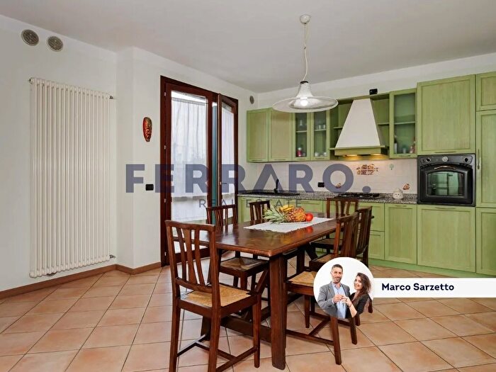 Appartamento trilocale in vendita in Via Mario Fiore, Povegliano