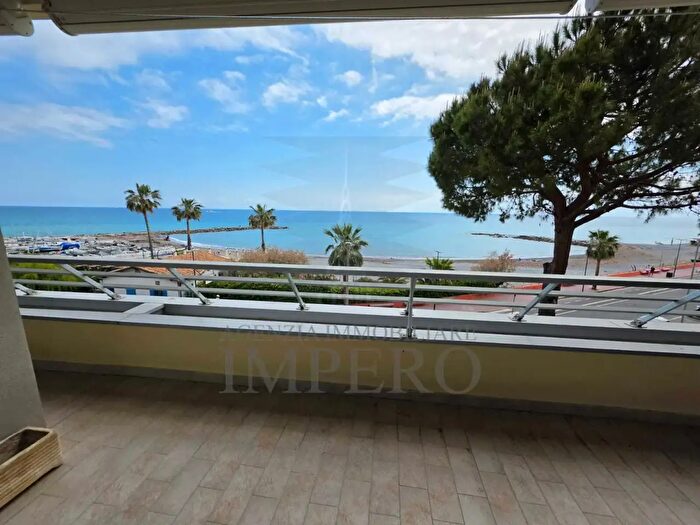 Appartamento con 5 locali in vendita in Lungomare Varaldo, Ventimiglia