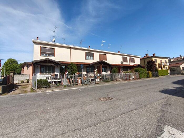 Casa quadrilocale in affitto in Via Ticino, Centro, Bereguardo