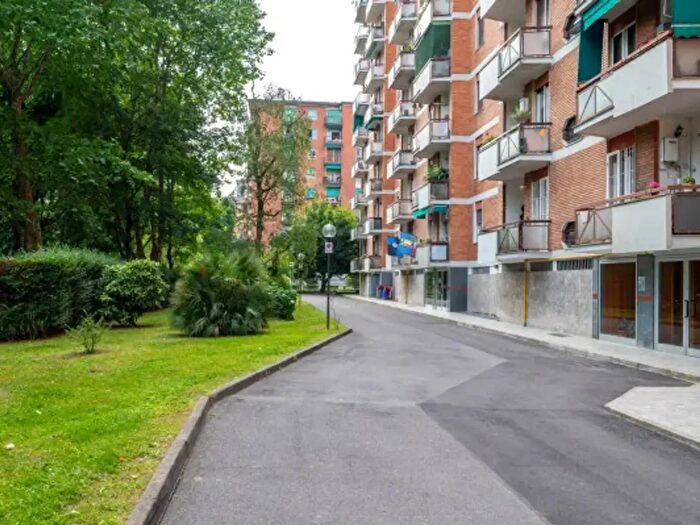 Appartamento trilocale in vendita in Via Sem Benelli, Milano