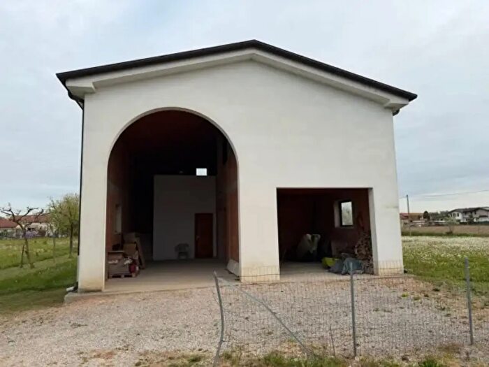 Casa in vendita in Via Cesare Battisti, Camponogara