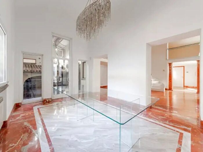 Appartamento con 5 locali in vendita in Corso di Porta Ticinese, Milano