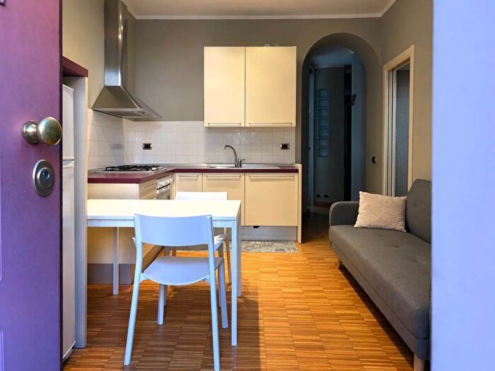 Appartamento trilocale in affitto in VIA PONTIDA, Moscova, Milano