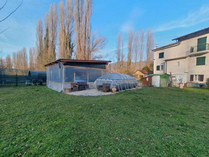 Casa con 6 locali in vendita in Strada Provinciale di Mocaiana, Gubbio