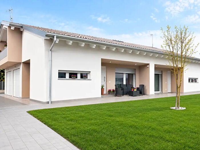 Casa quadrilocale in vendita in Via Pereri, Fosso'