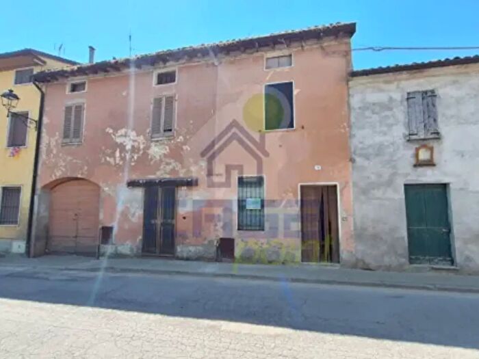 Casa quadrilocale in vendita in Via Umberto I, Scandolara Ripa D'Oglio
