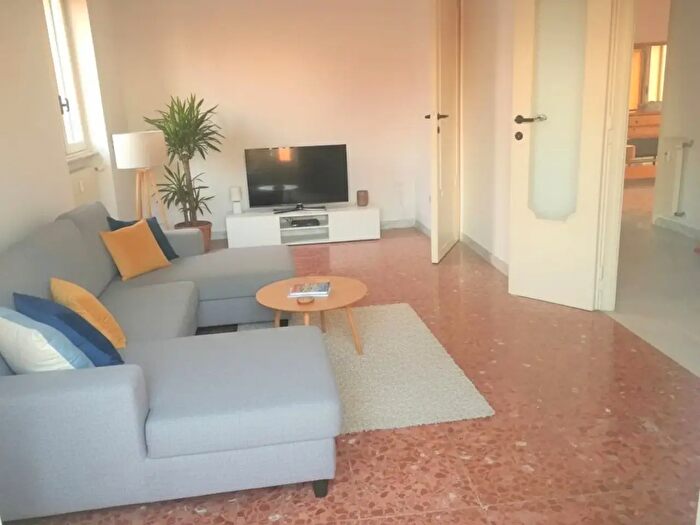 Appartamento trilocale in vendita in Via Volpiano, Roma