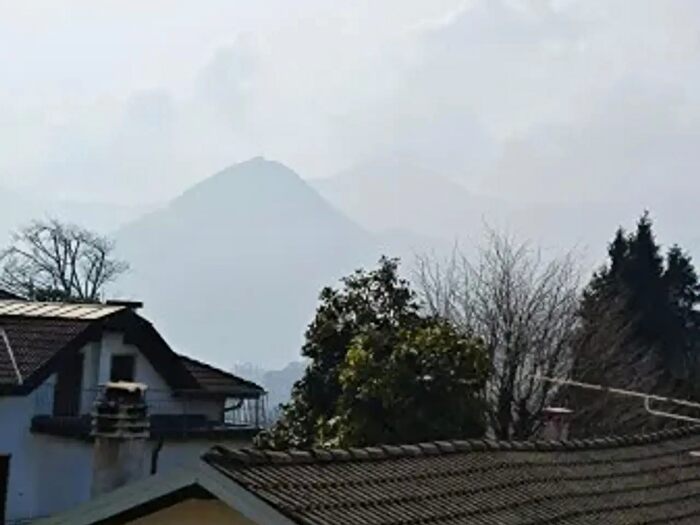 Appartamento trilocale in vendita in Via San Fedele, Centro Valle Intelvi