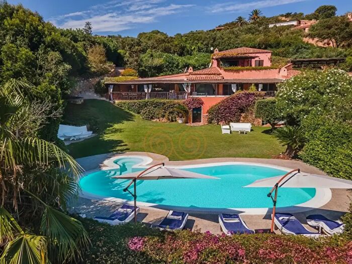 Casa con 5 locali in vendita in Pevero Golf, Arzachena