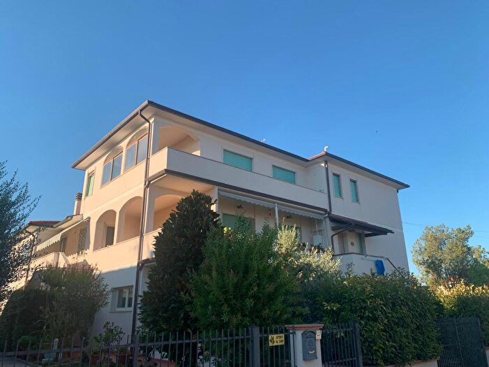 Casa con 6 locali in vendita in a Taranto, Calcinaia