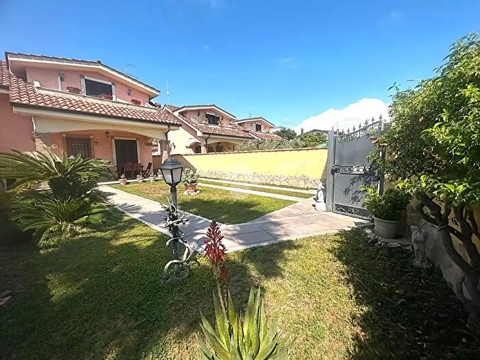 Casa trilocale in vendita in Viale Nuova Florida, Ardea