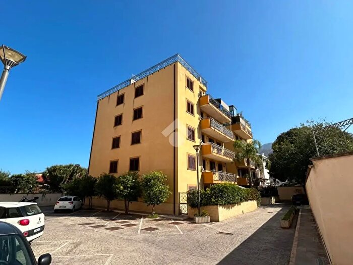 Appartamento trilocale in vendita in Viale Regione Siciliana SudEst, Palermo