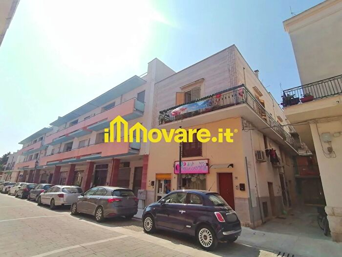 Casa trilocale in vendita in Vico Terzo di Via Vittorio Veneto, Adelfia