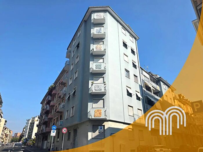 Appartamento trilocale in vendita in Via Enrico Cialdini, Torino