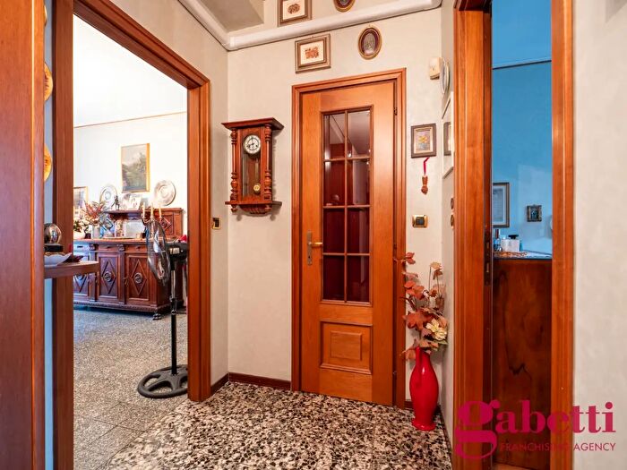 Appartamento trilocale in vendita in Via Casoretto, Milano