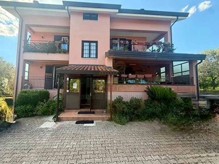 Appartamento con 5 locali in vendita in Via Fontanatetta, Avellino