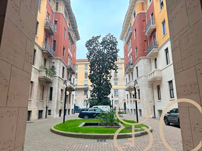 Appartamento quadrilocale in affitto in Via Podgora, Milano