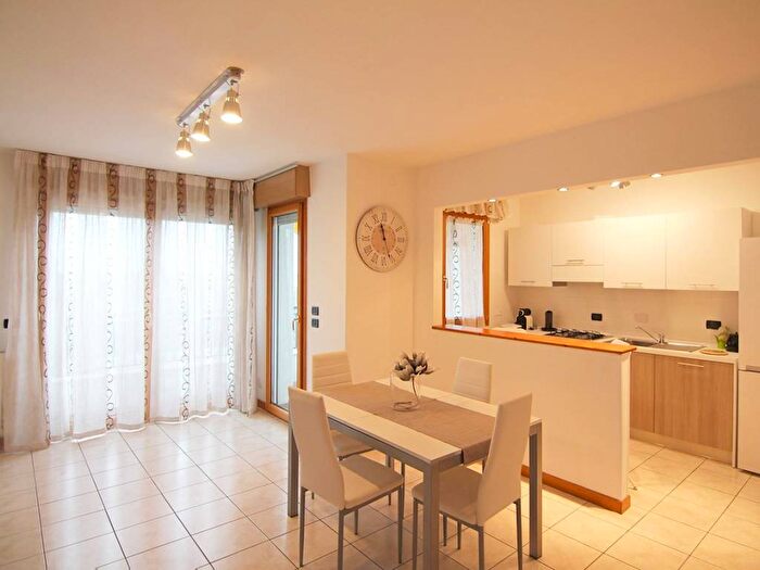 Appartamento trilocale in affitto in Via Tor San Piero, Gretta, Trieste