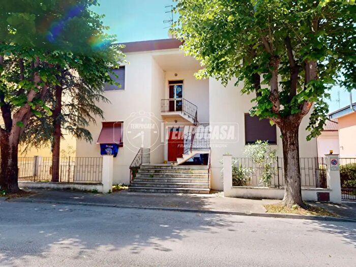 Appartamento con 5 locali in vendita in Via Giuseppe Mazzini, Montemarciano