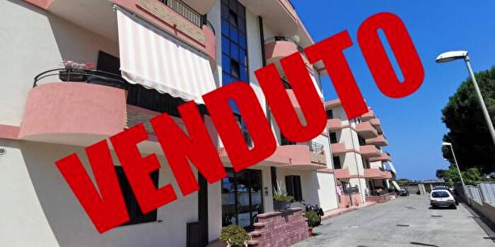 Appartamento trilocale in vendita in Via Francesco Saija, Rometta