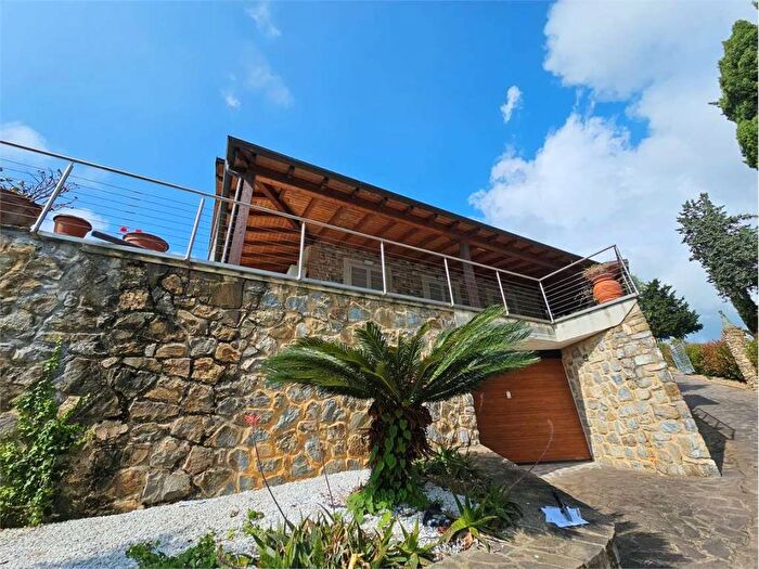 Casa trilocale in affitto in via francesco agnese, Centro, Diano Marina