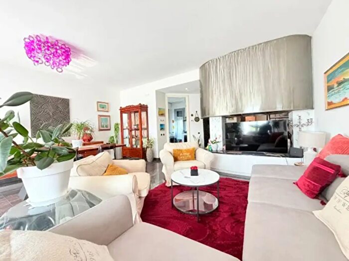 Appartamento con 5 locali in vendita in Viale Maria Ceccarini, Riccione