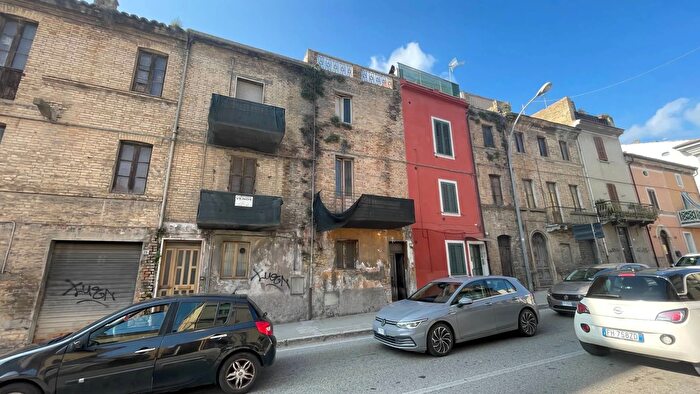 Casa con 6 locali in vendita in Via Silvio Pellico, San Benedetto Del Tronto