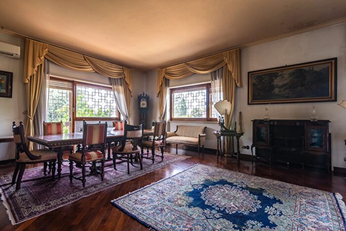 Casa con 10 locali in vendita in Via Gustavo Giovannoni, Roma