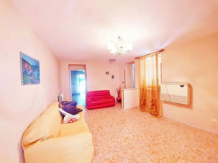 Appartamento trilocale in vendita in Via Vallicella, Piedimonte San Germano