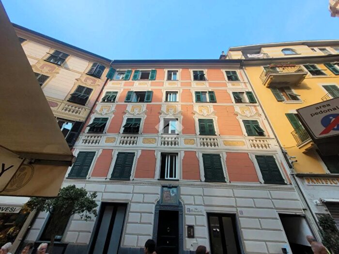 Appartamento quadrilocale in vendita in Via Goffredo Mameli, Rapallo