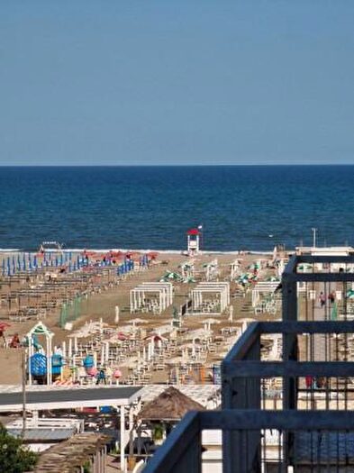 Appartamento quadrilocale in vendita in Viale Giovanni Pascoli, Comacchio