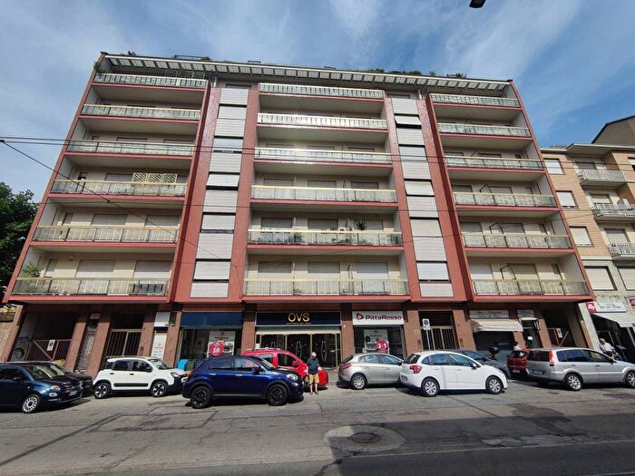 Appartamento quadrilocale in affitto in Via Genova, Nizza Millefonti, Torino