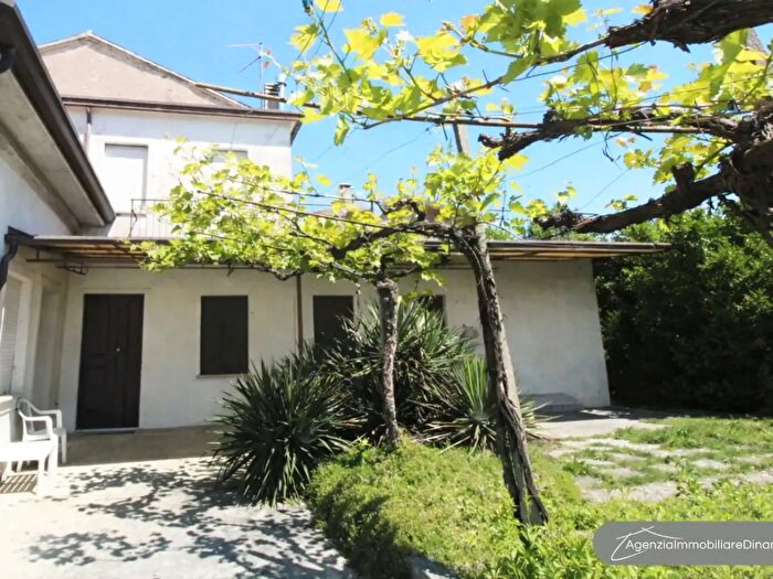 Casa con 6 locali in vendita in Borgata Costacurta, Cappella Maggiore