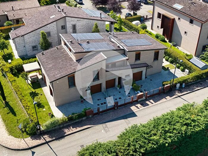 Casa con 6 locali in vendita in Via Francesco De Sanctis, Reggio nell'Emilia
