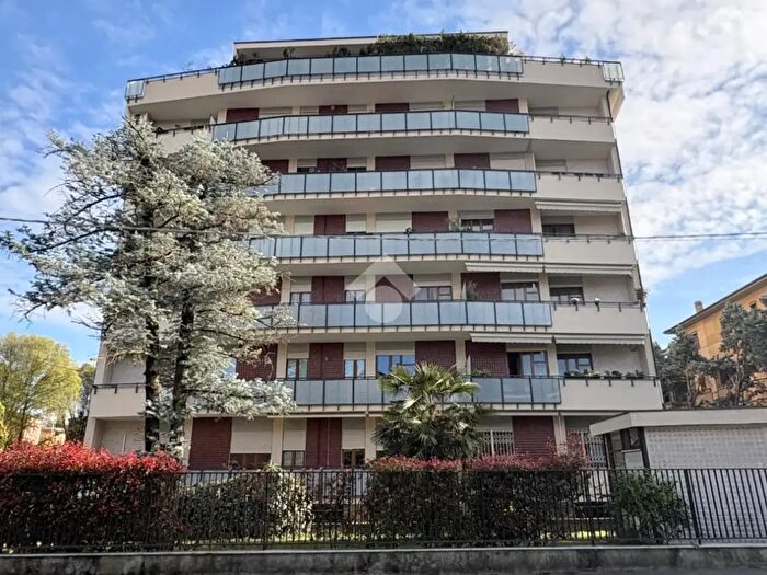 Appartamento trilocale in vendita in Via Carlo Meda, Monza