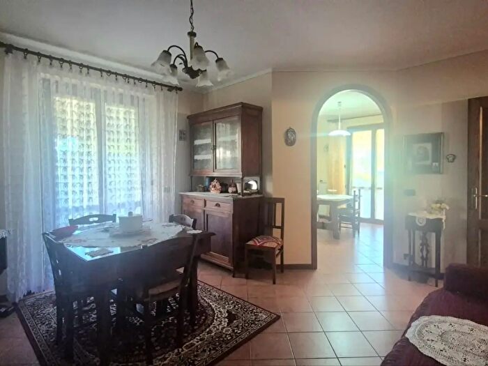 Appartamento quadrilocale in vendita in Aversa I Via della C, Lucca