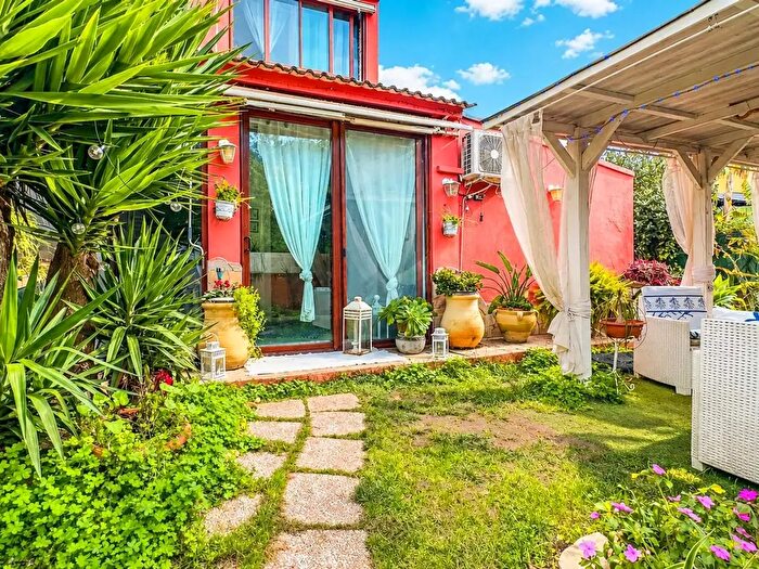 Casa trilocale in vendita in Via Liri, Quartu SantElena