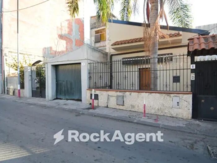 Appartamento bilocale in affitto in Via degli Agrumi, Catania