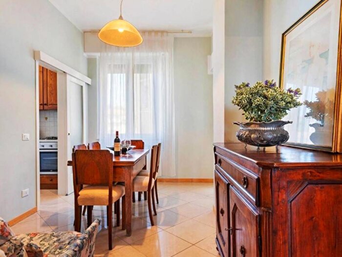 Appartamento con 5 locali in affitto in Via Angiolo Tavanti, Leopoldo Vittorio Emanuele Statuto, Firenze