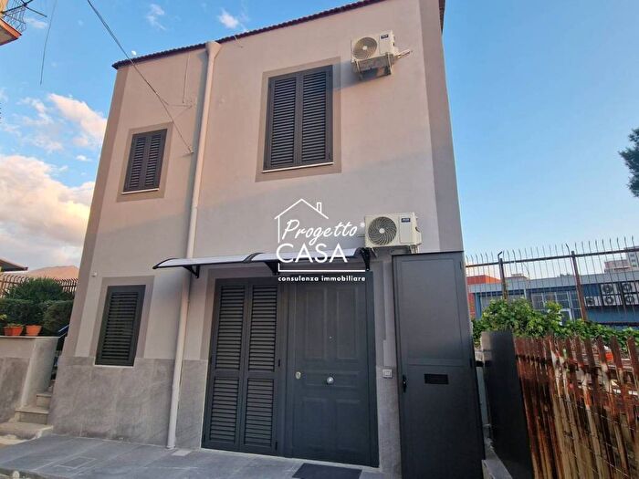 Appartamento monolocale in affitto in Via Angelo Camillo De Meis, Ponticelli, Napoli