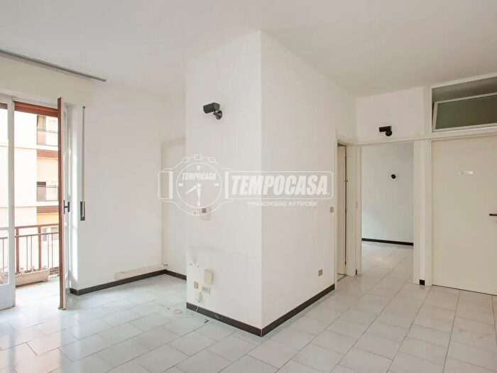 Appartamento trilocale in vendita in Via Antonio Pollaiuolo, Milano