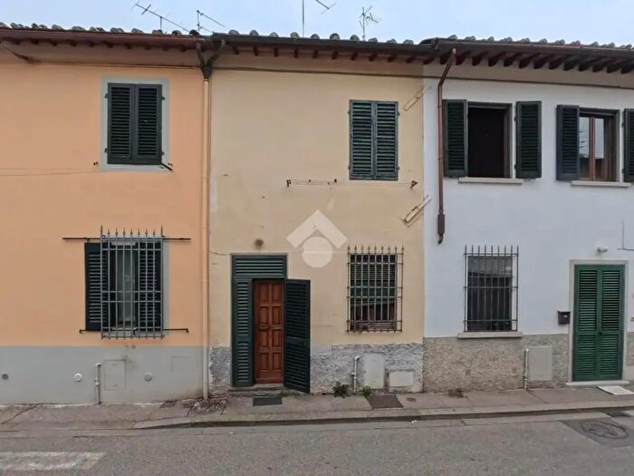Casa quadrilocale in vendita in Via Giuseppe Garibaldi, Campi Bisenzio