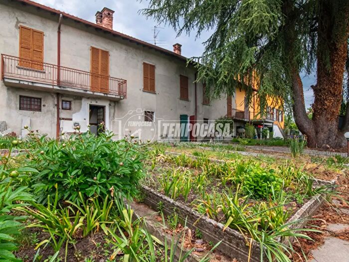 Appartamento con 7 locali in vendita in Via Vittorio Emanuele II, Lurate Caccivio