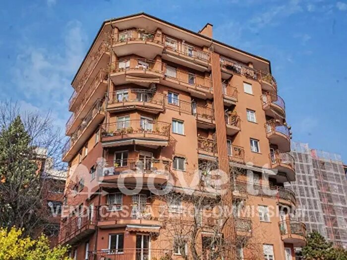 Appartamento quadrilocale in vendita in Via Esopo, Milano