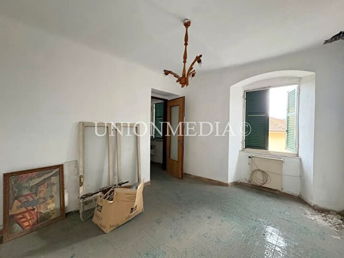 Appartamento con 6 locali in vendita in Via Porta Parma, Sarzana