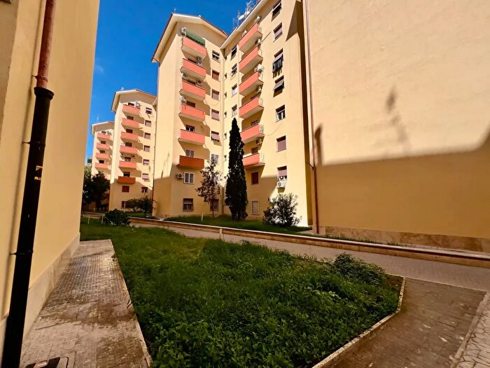 Appartamento bilocale in vendita in Via Calpurnio Fiamma, Roma