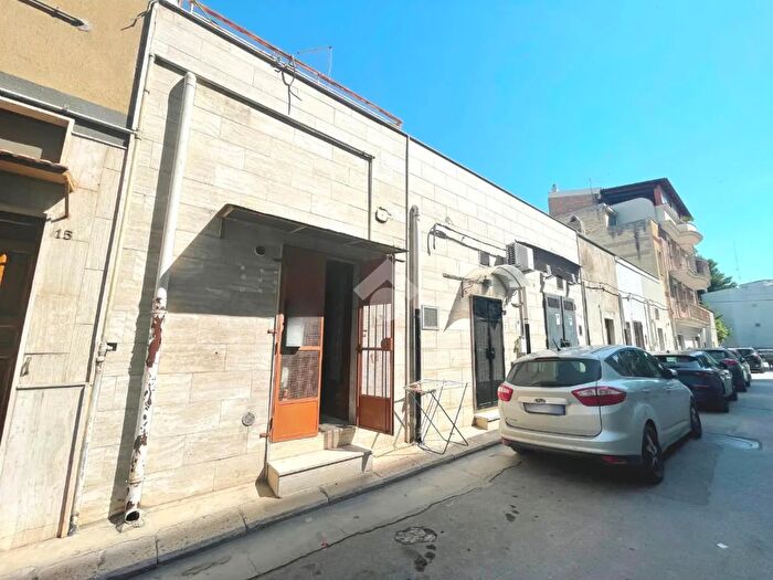 Casa quadrilocale in vendita in Vico Volturno, Canosa Di Puglia