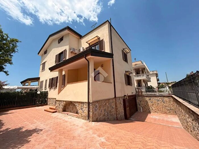 Casa con 5 locali in vendita in Via Molinelle, Pompei