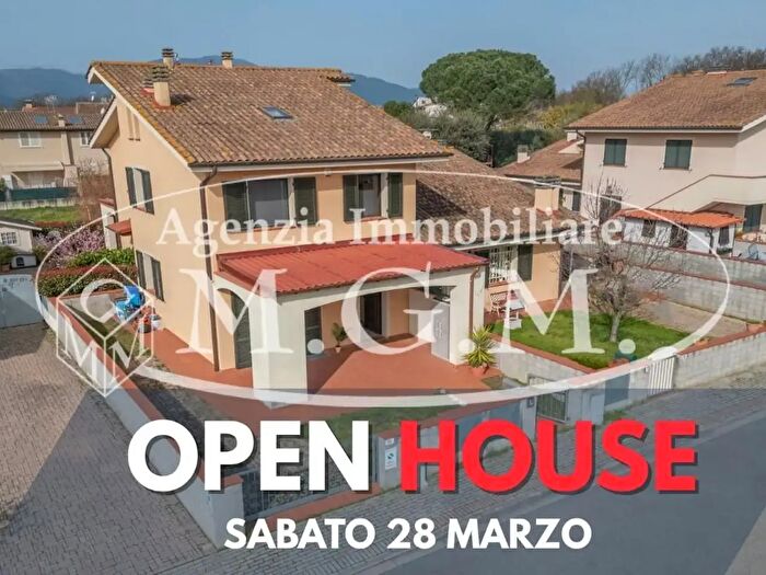 Casa con 6 locali in vendita in a Pablo Neruda, Bientina