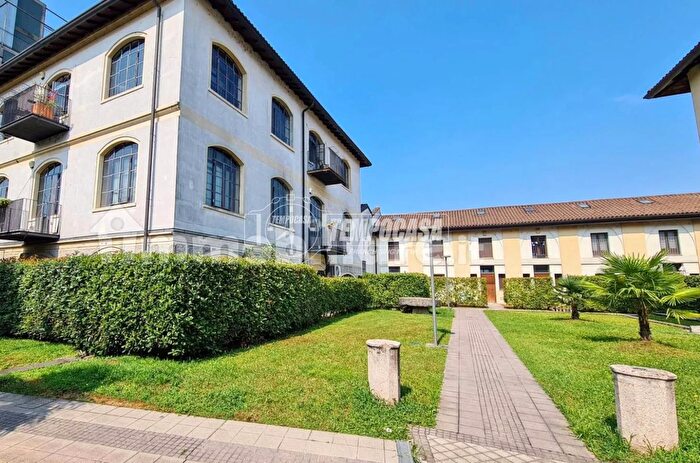 Case in Vendita e in Affitto - 2